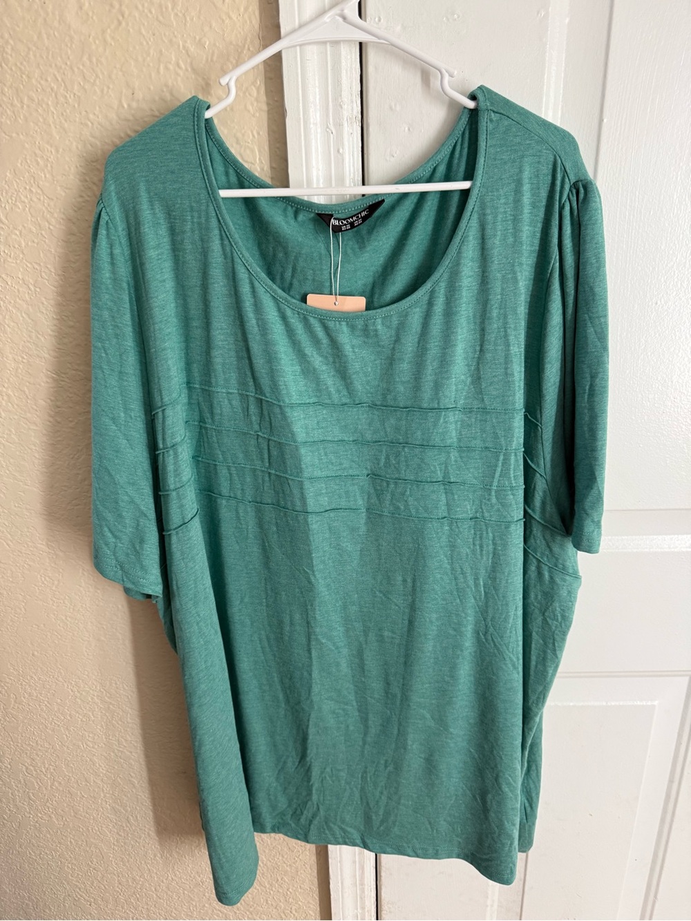 BloomChic Pintuck Scoop Neck Short Sleeve Top in Teal Green